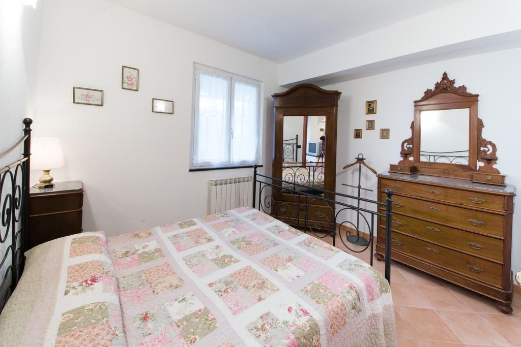 Apartamento Casa Elena Moneglia Habitación foto